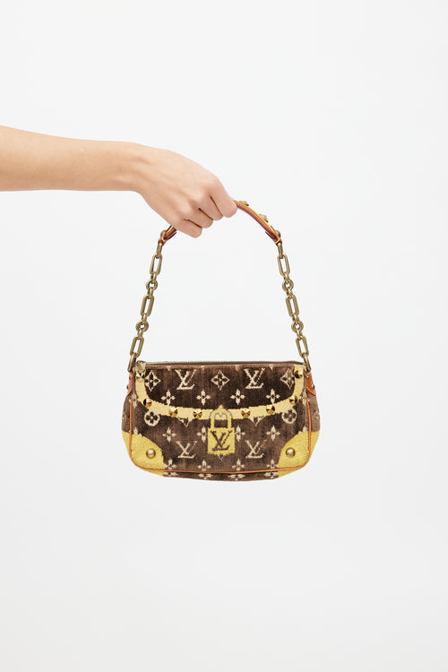 Louis Vuitton 2004 Brown 
Yellow Monogram Trompe L
oeil Pochette