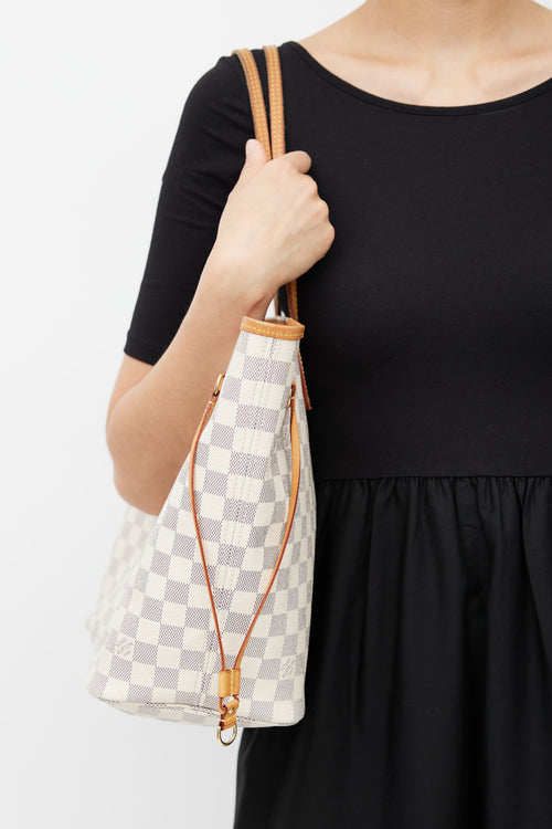 Louis Vuitton 2018 Cream Damier Azur Neverfull MM Tote Bag