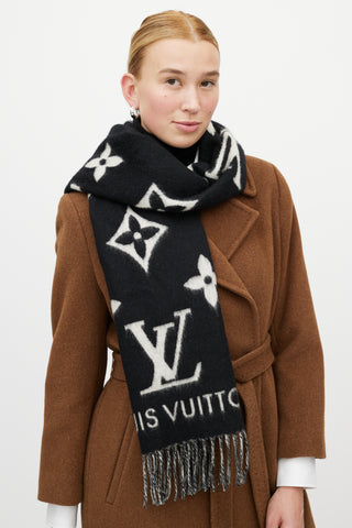 Louis Vuitton Black 
White Reykjavik Cashmere Monogram Scarf