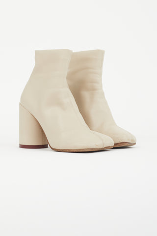 MM6 Maison Margiela Cream Leather Anatomic Ankle Boot