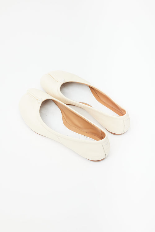 Maison Margiela Cream Leather Tabi Ballet Flat