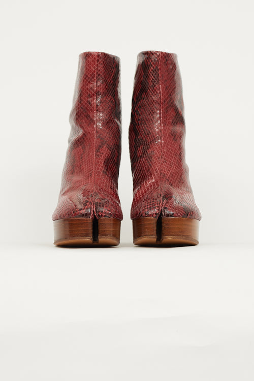 Maison Margiela Red 
Black Textured Patterned Tabi Boot