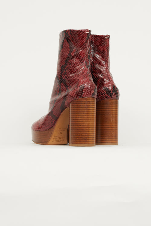 Maison Margiela Red 
Black Textured Patterned Tabi Boot