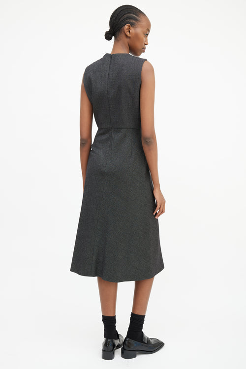 Max Mara Black 
White Sleeveless Sheath Dress