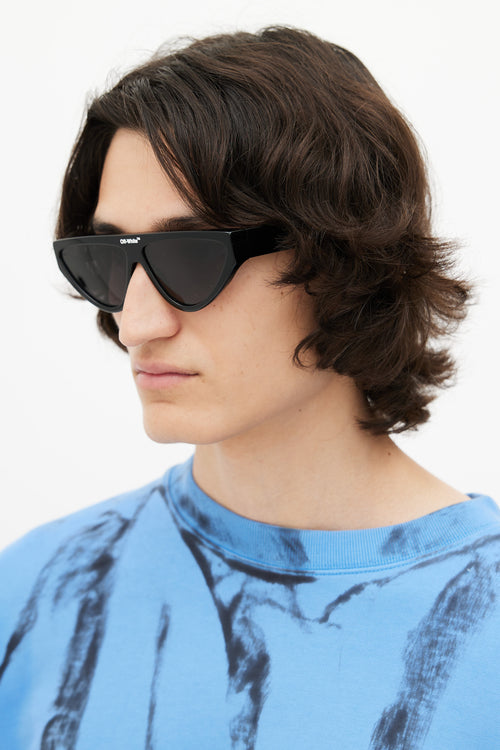 Off-White Black 
White Gustav Sunglasses