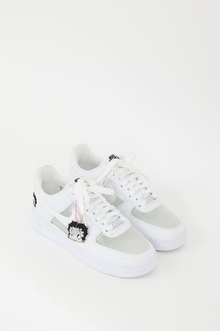 Olivia Kim X Nike White Air Force 1 Low 
07 Sneaker