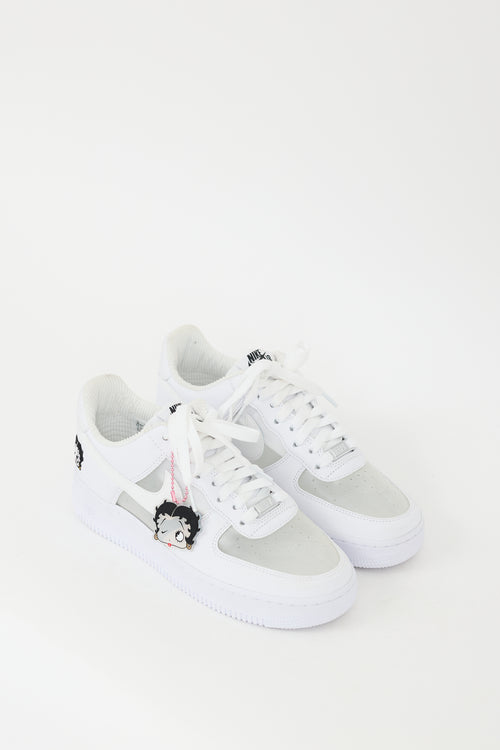 Olivia Kim X Nike White Air Force 1 Low 
07 Sneaker