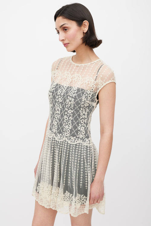 Red Valentino White 
Black Floral Lace Overlay Dress