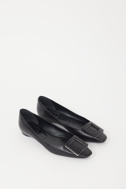 Roger Vivier Black Leather Trompette Flat