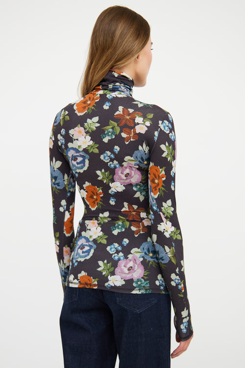 Smythe Black 
Multi Fitted Floral Top