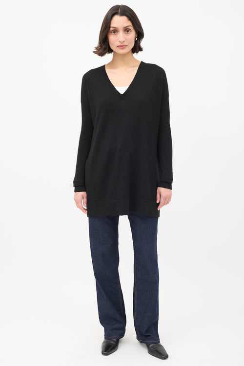 The Row Black Cashmere 
Silk Knit V-Neck Top