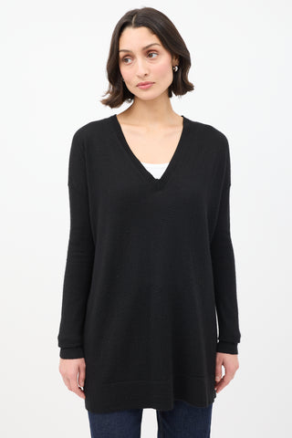 The Row Black Cashmere 
Silk Knit V-Neck Top