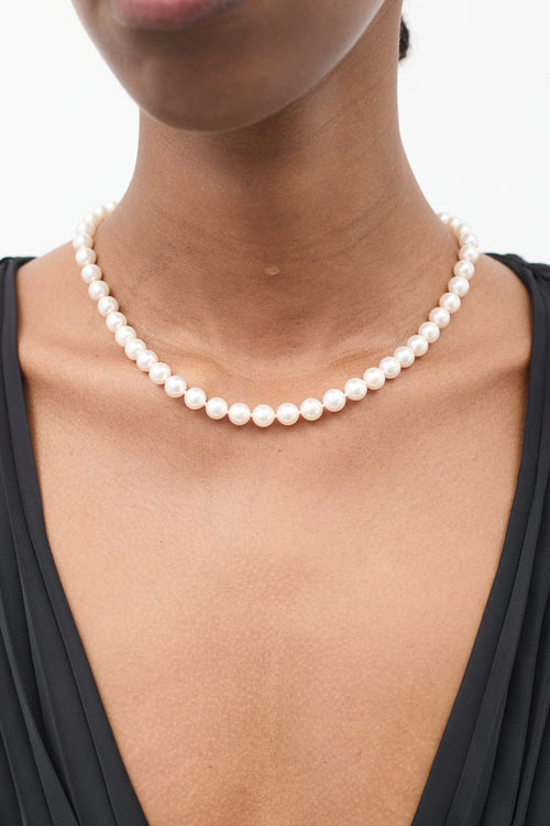 Tiffany 
Co. White Gold Essential Pearl Necklace