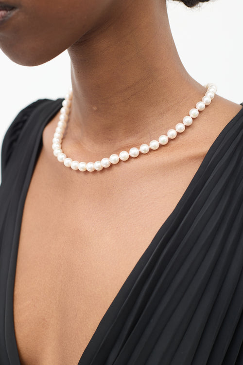 Tiffany 
Co. White Gold Essential Pearl Necklace