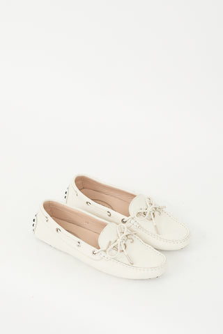 Tod
s Cream Textured Leather Gommino Embellished Loafer