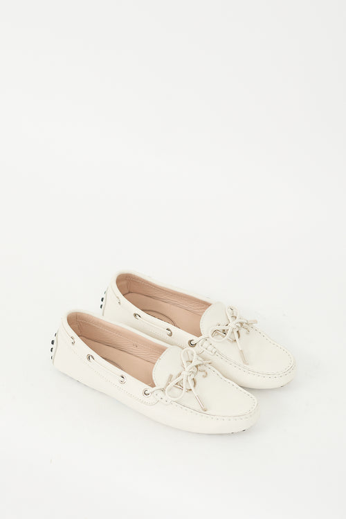 Tod
s Cream Textured Leather Gommino Embellished Loafer