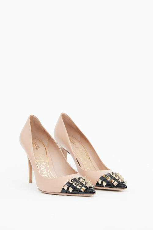 Valentino Beige 
Black Alcove Rockstud Pump