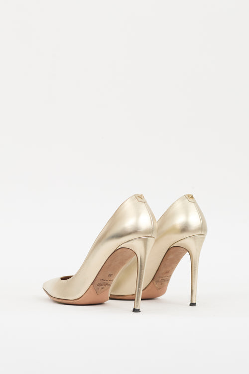 Valentino Gold Leather Single Rockstud Pump