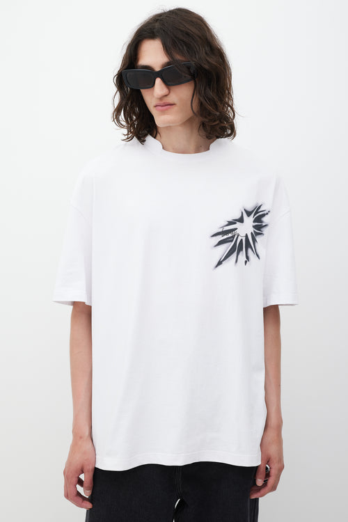 We11done White 
Black Embellished Spray Graphic T-Shirt