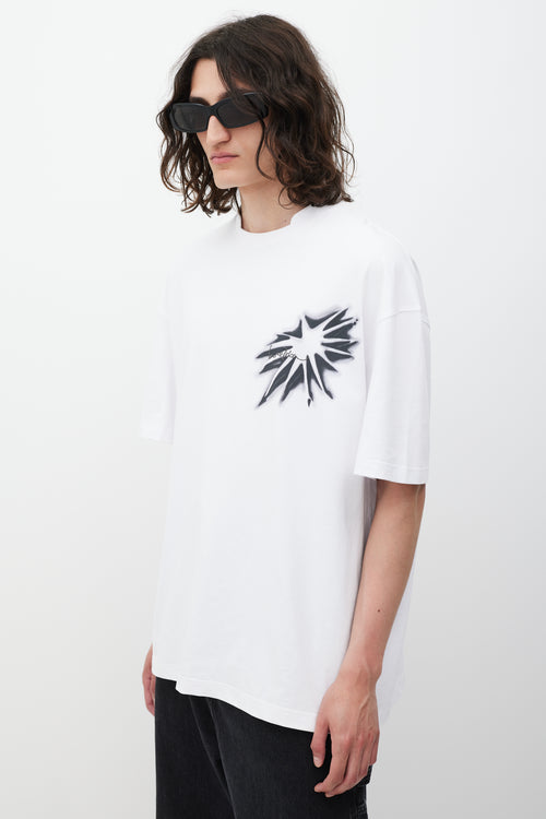 We11done White 
Black Embellished Spray Graphic T-Shirt