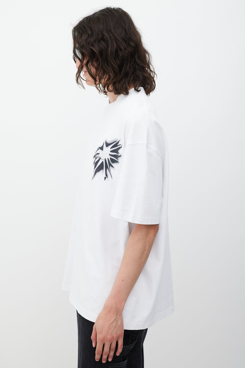 We11done White 
Black Embellished Spray Graphic T-Shirt