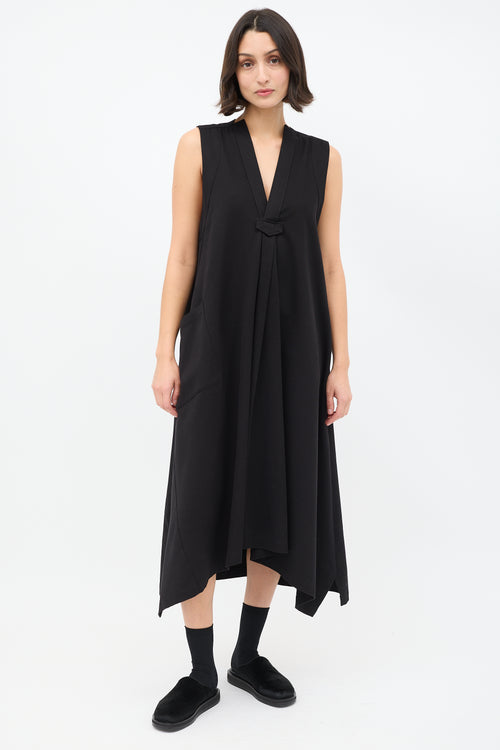 Y
s Black Cotton Pleated Sleeveless A-Line Dress