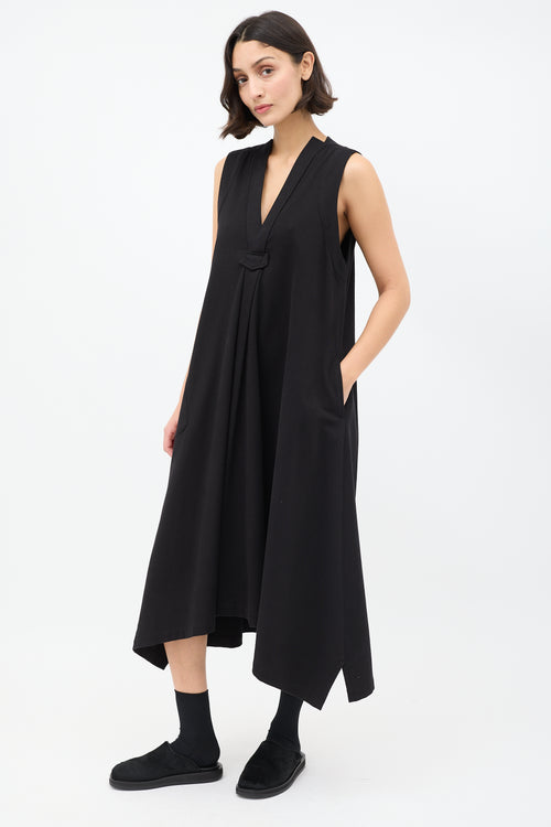 Y
s Black Cotton Pleated Sleeveless A-Line Dress