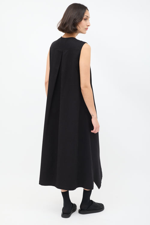 Y
s Black Cotton Pleated Sleeveless A-Line Dress