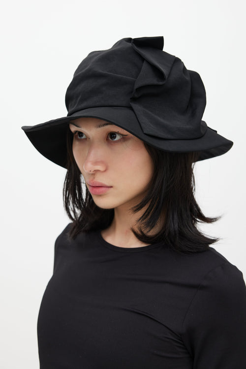 Y
s Black Ruffled Hat