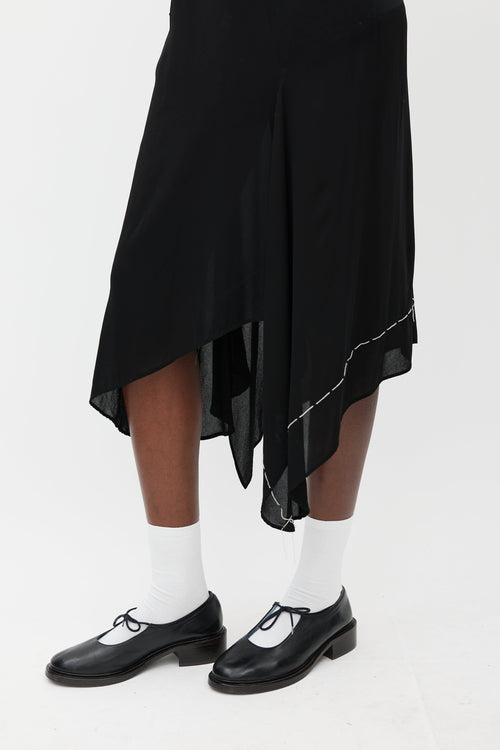 Y
s Black 
White Asymmetrical Dress