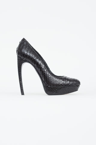 Alexander McQueen Black Textured Leather Platform Pump