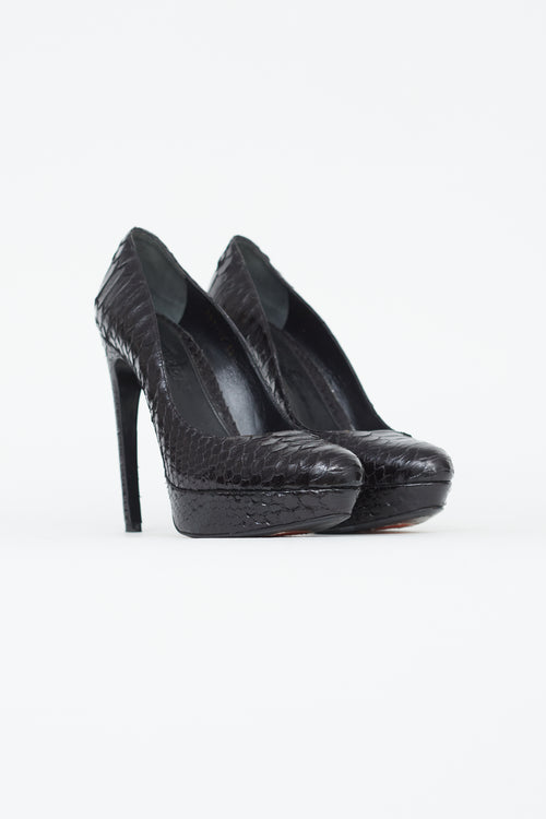 Alexander McQueen Black Textured Leather Platform Pump