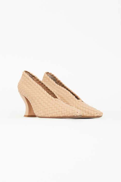 Bottega Veneta Beige Intrecciato Almond Pump