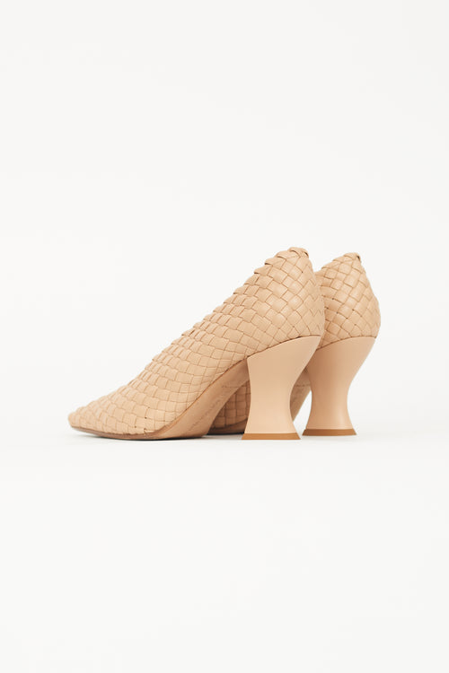 Bottega Veneta Beige Intrecciato Almond Pump