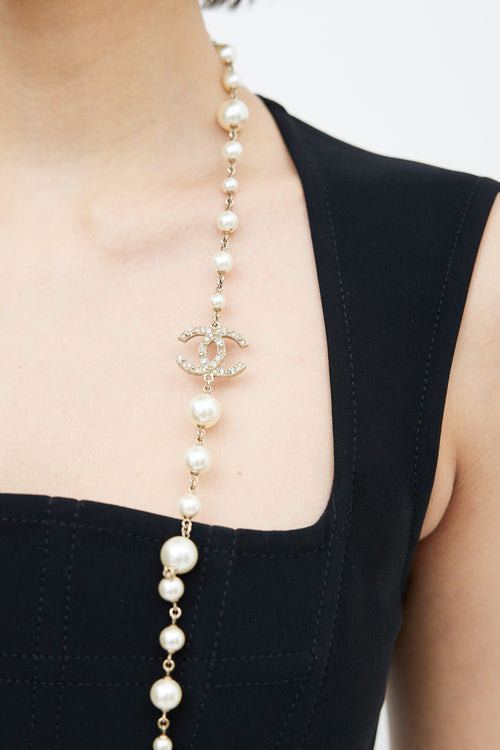 Chanel Fall 2014 Pearl 
Gold Camelia CC Logo Necklace