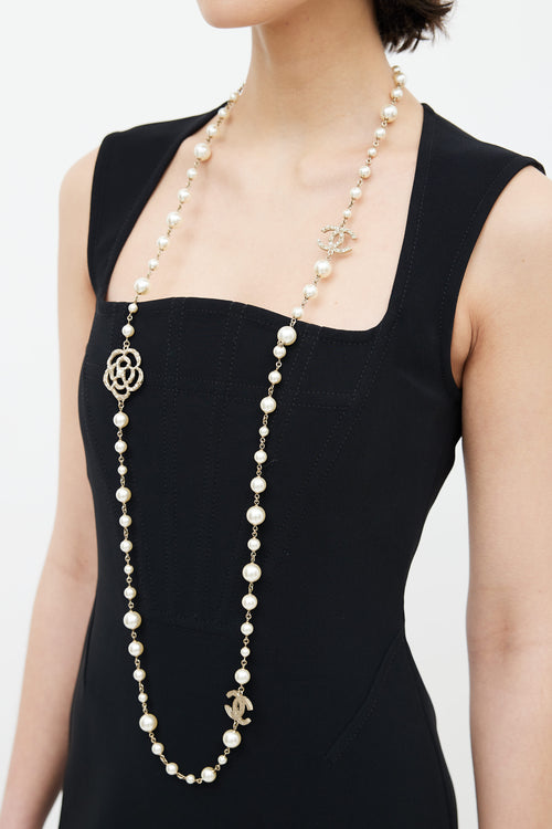 Chanel Fall 2014 Pearl 
Gold Camelia CC Logo Necklace