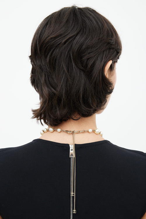 Chanel Fall 2014 Pearl 
Gold Camelia CC Logo Necklace