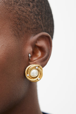 Chanel Gold Tone 
Pearl Embellishment Clip-On Earring