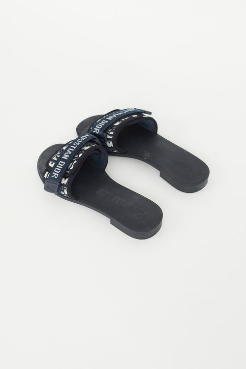 Dior Navy 
Cream Dio(r)evolution Slide