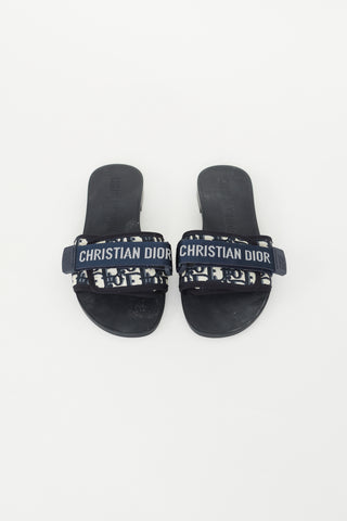 Dior Navy 
Cream Dio(r)evolution Slide