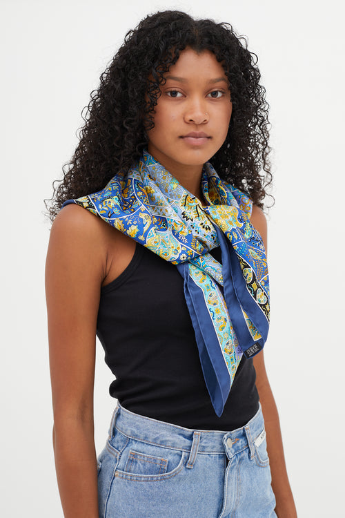 Hermès Blue 
Yellow Au Pays des Oiseaux-Fleurs Scarf