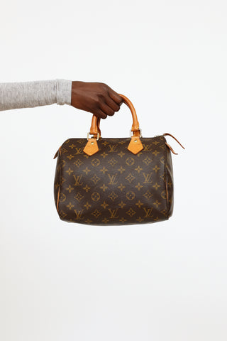 Louis Vuitton 2001 Monogram Speedy 25 Bag