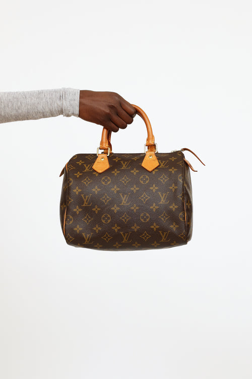 Louis Vuitton 2001 Monogram Speedy 25 Bag