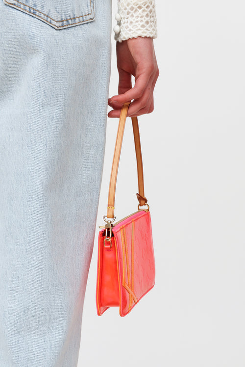 Louis Vuitton x Robert Wilson Fluo Rose Vernis Lexington Pochette