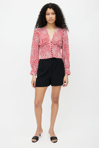 Réalisation Par Red 
White Silk Kaia Young Lovers Blouse