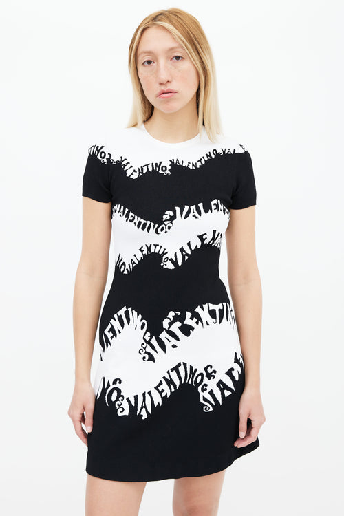 Valentino Pre-Fall 2018 Black 
White Wave Logo Knit Dress