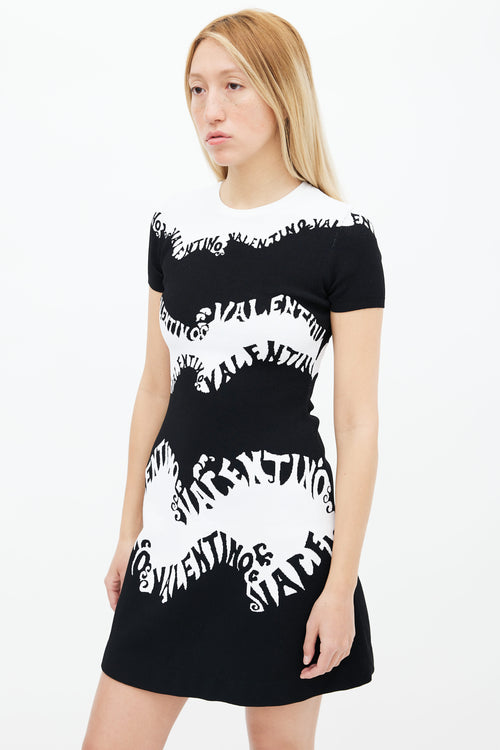 Valentino Pre-Fall 2018 Black 
White Wave Logo Knit Dress