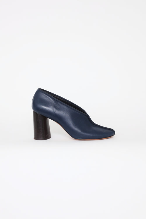 Navy V-Neck Pumps