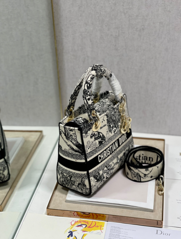 Replicas Christian Dior Lady 24cm 7 Star Replica Shoes Online StoreBags